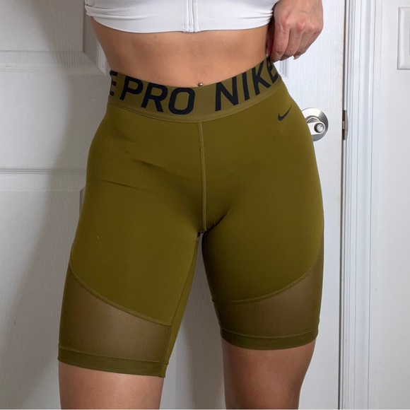 Nike Pants - Nike pro shorts 🍀 lucky green !